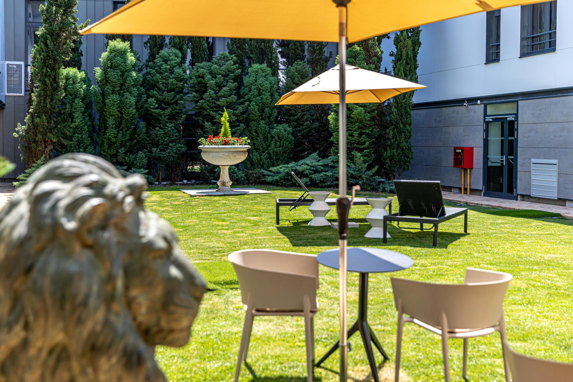 Les Jardins De St Cloud Aparthotel แซ็ง-กลู ภายนอก รูปภาพ